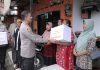 Sambangi Warga Bantaran Rel Kereta Api, Kapolresta Malang Kota Distribusikan Bantuan Kemanusiaan Untuk Negeri