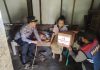 Polisi Datang Serahkan Bantuan, Warga Pulung di Ponorogo Riang
