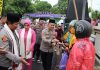 Ramadhan Berkah, Ketua Bhayangkari Daerah Jawa Timur Berbagi Takjil Untuk Warga Ngawi