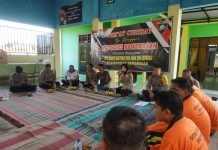 Polres Pamekasan Bahas Etle dan Pencegahan Narkoba di Jumat Curhat