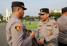 Inovasi Ngaspol, Kapolsek Banyuates Polres Sampang Peroleh Penghargaan dari Kapolda Jawa Timur