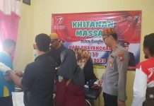 Sambut HUT Bhayangkara Ke-77 Polres Sampang Gelar Khitanan Massal