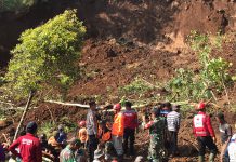 Sinergisitas TNI-Polri dan Masyarakat Tangani Dampak Tanah Longsor di Nganjuk