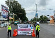 Bantu Urai Kepadatan di Pelabuhan Ketapang, Polres Situbondo Alihkan Kendaraan Menuju Banyuwangi Lewat Jalur Selatan