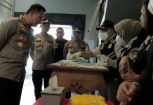 Penguatan Pengawasan Polresta Malang Kota Adakan Tes Urine Dadakan Bagi Personel