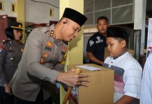 Jumat Barokah Polres Tulungagung Salurkan Bansos Untuk Ponpes dan Anak Yatim di Karangrejo