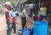 Polisi RW dan BPBD Situbondo Kembali Salurkan Puluhan Ribu Liter Air Bersih di Dusun Bendusa