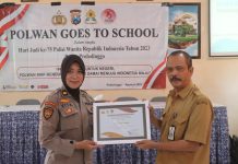 Tangkal Berita Hoax, ‘Srikandi Hebat’ Polres Probolinggo Datangi Sekolah di Probolinggo