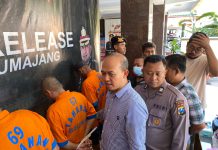 Polres Lumajang Berhasil Tangkap 4 Orang Palsukan Kartu Pajak E-Pasir