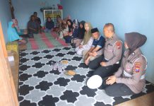 Polisi Peduli Polres Mojokerto Beri Santunan Keluarga Korban Kecelakaan di Pacet