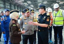 Pastikan Ekport Import Lancar Kapolda Jatim Bersama Kajati dan Kakanwil Bea Cukai Sidak Pelabuhan Perikemas