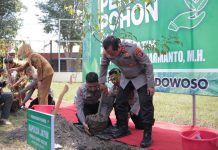 Letakan Batu Pertama Bangun Barak Dalmas, Kapolda Jatim Apresiasi Sinergitas Forkopimda Bondowoso