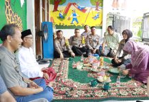 Sampaikan Pesan Pemilu Damai Kapolres Pelabuhan Tanjungperak Sambangi Tokoh Agama