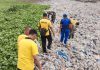 Peduli Lingkungan Aksi Nyata Satpolairud Polres Bangkalan dalam “Kamal Beach Light Up”