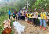 Tebar Benih Ikan, Cara Bhabinkamtibmas Polres Pacitan Jaga Habibat Air
