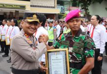 Kapolres Lumajang Beri Reward Anggota Marinir yang Bantu Ungkap Kasus PMII Ilegal