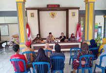 Jum’at Berkah Kapolsek Purwosari Bagikan Sembako di Desa Sumbersuko