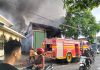 Diduga Akibat Arus Pendek, Gudang Spring Bed UD.JAYA KOIL di Purwosari Terbakar