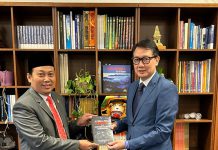 Buku Karya Irjen Dedi Prasetyo Diserahkan ke Para Dubes, Ini Tujuannya