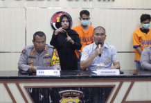Polisi Berhasil Ungkap Motif Lempar Bondet Rumah Ketua KPPS di Pamekasan, Tersangka Diamankan