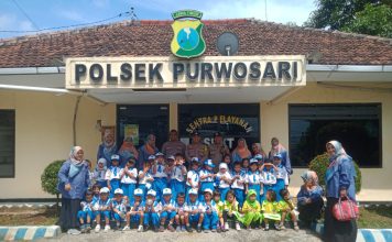 Polsanak, Cara Polsek Purwosari Ajarkan Tertib Lalu Lintas Sejak Dini