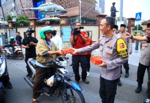 4 Jenderal Polri Kompak Bareng Polwan dan Wartawan Sebar Kebaikan di Bulan Ramadan