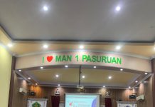 Wujudkan Sadar Berlalu Lintas, Satlantas Polres Pasuruan Sosialisasi Safety Riding di MAN 1 Pasuruan