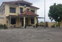 Grebek Rumah Kontrakan, Polsek Bangil Amankan Empat Pelaku Penyalahgunaan Sabu