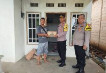 Kapolres Pasuruan Salurkan Bantuan untuk Korban Puting Beliung di Bangil