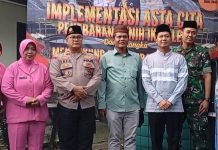 Galakkan Ketahanan Pangan, Kapolsek Purwodadi Tebar Ribuan Benih Ikan di Mapolsek