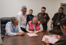 Penyerahan Tersangka dan Barang Bukti (Tahap II) dalam Perkara Impor Gula Terhadap 9 Orang Tersangka