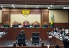 7 Jam Debat Sengit Ahli Vs Pengacara Hasto Soal Pasal 21 UU Tipikor