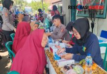 Polresta Sidoarjo Berbagi 100 Paket Sembako Saat Gelar Baktikes Hari Bhayangkara ke-79