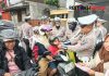 Polisi Menyapa : Operasi Patuh Semeru 2025 Polres Jember Sebar Brosur Edukasi Tertib Lalin Bagi Pengguna Jalan