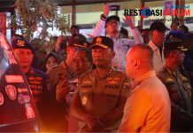 Kapolda Jatim Dampingi Menhub, dan Kakorpolairud Tinjau Korban KMP Tunu Pratama Jaya di Ketapang Banyuwangi
