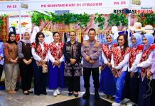 Kapolri Tinjau Bazar Kreasi Bhayangkari Nusantara 2025, Dorong Pertumbuhan UMKM