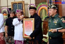Perda Bale Kerta Adhyaksa Disahkan, Ketut Sumedana Selaku Penggagas Raih Penghargaan Khusus