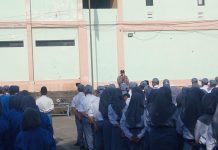 Kapolsek Pandaan Jadi Irup Upacara di SMA Negeri 1 Pandaan, Ajak Pelajar Jaga Kamtibmas Pasca Unjuk Rasa