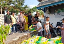Bersama HMI dan Karang Taruna, Polres Pasuruan Salurkan 3 Ton Beras Murah di Desa Bulukandang
