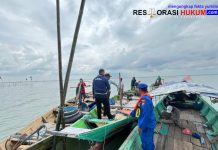 Cegah Konflik Antar Nelayan Satpolairud Polres Gresik Bongkar Dua Rumpon di Perairan Utara