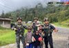 Personel Ops Damai Cartenz Tebar Keceriaan Bersama Anak-Anak di Distrik Bibida