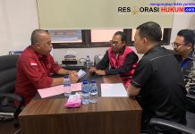 Kejaksaan Agung Serahkan Delapan Tersangka dan Barang Bukti Kasus Korupsi Minyak Mentah PT Pertamina ke Kejari Jakarta Pusat