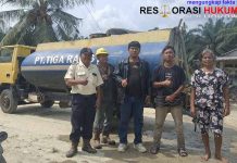 Musim Kemarau Picu Debu Jalanan, PT. Agrinas Palma Nusantara KSO PT. Tiga Raja Mas Lakukan Penyiraman Lingkungan di Indragiri Hulu