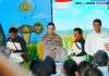 Kapolri Salurkan Bantuan Alsintan dan Sembako pada Panen Raya Jagung Serentak di Bekasi
