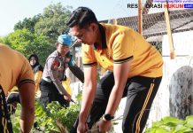 Dukung Gerakan Indonesia Asri, Polda Jatim Gelar Kerja Bakti Serentak