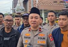 Polri dan Jurnalis Bagikan 1.500 Paket Takjil di Mabes Polri, Imbau Masyarakat Utamakan Keselamatan Mudik