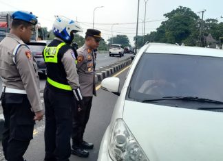 Antisipasi Kerusuhan Suporter, Polres Pasuruan Siagakan Personel di Exit Tol Purwodadi