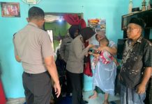 Polres Pasuruan Takziah dan Berikan santunan untuk Korban Laka di Perlintasan Kereta