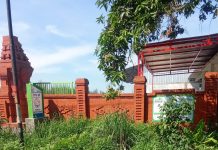 Terlindungi: Kades Diduga Pelihara Puluhan Kambing di Area TPS3R Desa Mlirip Jetis Mojokerto, Warga Keluhkan Bau dan Baucemaran