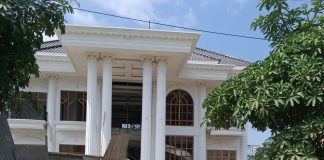 RUMAH MEWAH DI SUWARU PAGELARAN MALANG DIDUGA TAK BERIMB DAN BERDIRI DI SEMPADAN SUNGAI